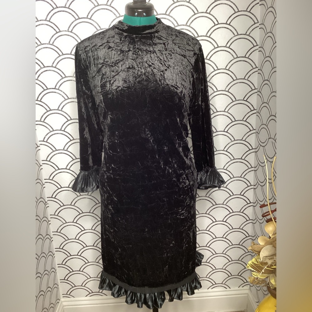 Vera Wang Velvet Ruffle Dress – Size Large